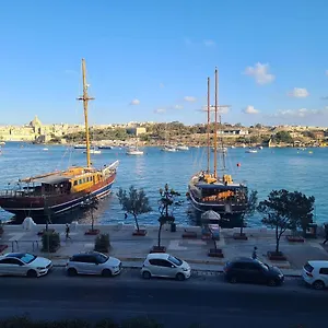 Spacious Seafront Next To Sliema-valeta Ferry Sliema