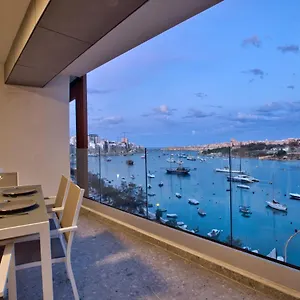 Apartament Sea Front Spacious Valletta Views, Sliema