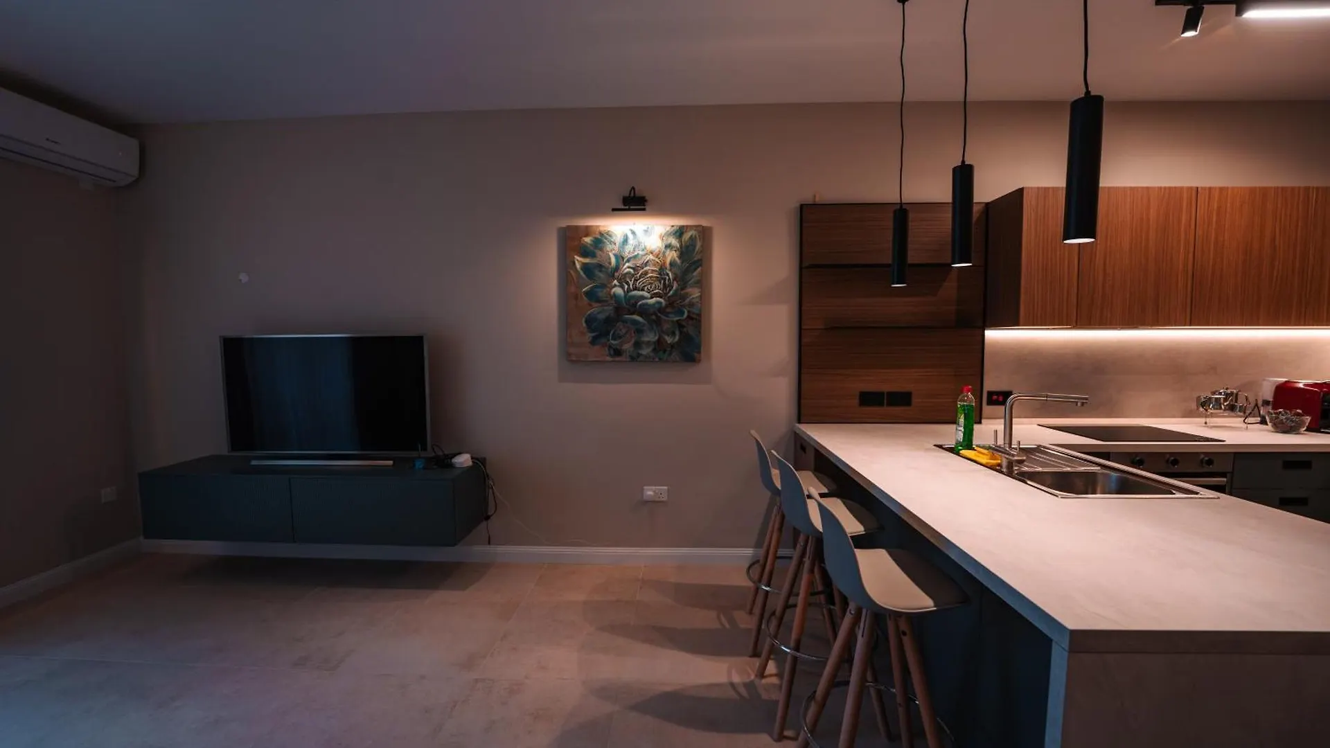 Modern 2 Bed & 2 Bth Apt Sliema Apartment